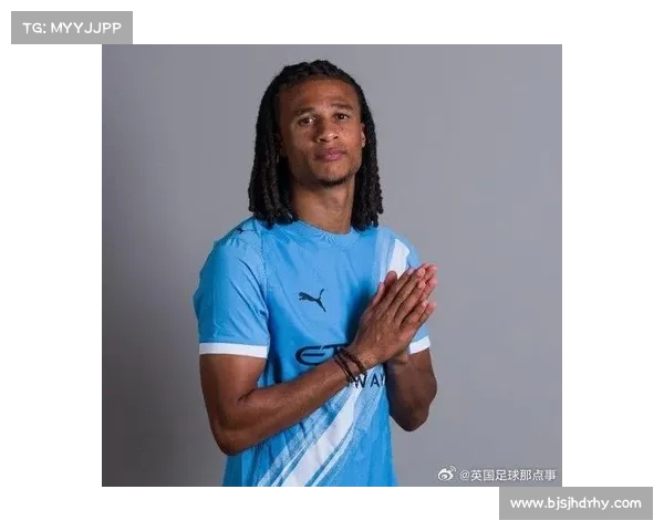 曼城定妆照集体搓手引热议:这是什么神秘仪式? 曼城定妆照集体搓手引热议:这是什么神秘仪式?